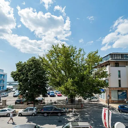 Апартамент Слънчев Ден Balchik